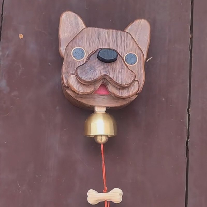 Carillon éolien en bois fabriqué à la main en forme de Shiba Inu